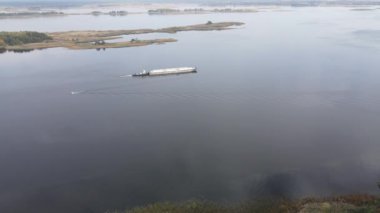 Dinyeper nehrinin güzel hava manzarası. Ukrayna, ağır çekim