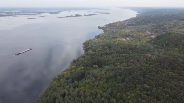 Veduta aerea del fiume Dnipro - il fiume principale dell'Ucraina — Video Stock