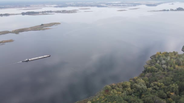 Bella vista aerea del fiume Dnipro. Ucraina, rallentatore — Video Stock