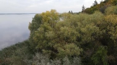 Dinyeper nehrinin güzel hava manzarası. Ukrayna, ağır çekim