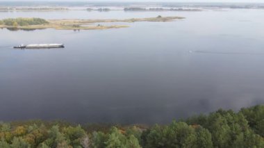 Dinyeper nehrinin güzel hava manzarası. Ukrayna, ağır çekim