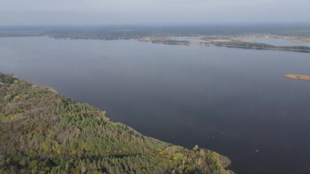 Bella vista aerea del fiume Dnipro. Ucraina, rallentatore — Video Stock