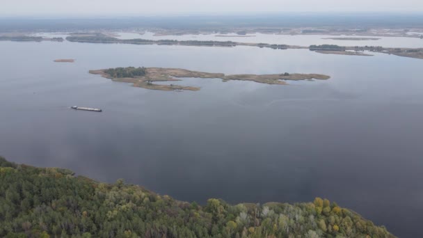 Bella vista aerea del fiume Dnipro. Ucraina, rallentatore — Video Stock