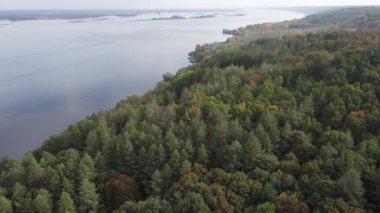 Dinyeper nehrinin güzel hava manzarası. Ukrayna, ağır çekim