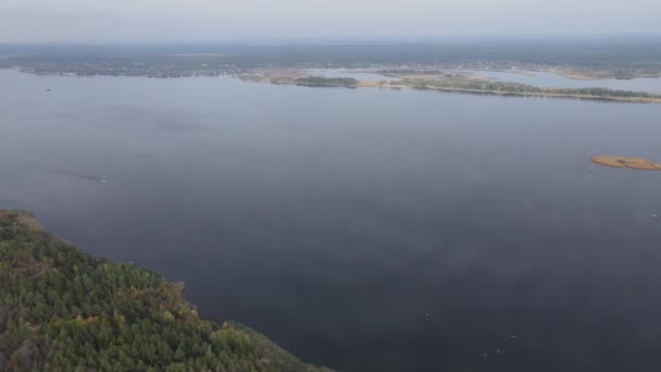 Bella vista aerea del fiume Dnipro. Ucraina, rallentatore — Video Stock