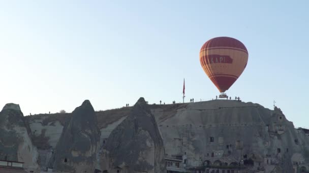 Globos en el cielo sobre Capadocia, Turquía — Vídeos de Stock