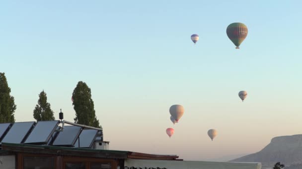 Ballonger på himlen över Kappadokien, Turkiet — Stockvideo