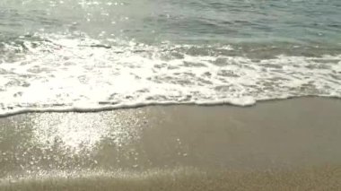 Sahildeki sahile yakın çekim.