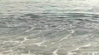 Deniz suyu yüzeyi. Akdeniz 'in güzel deniz manzarası