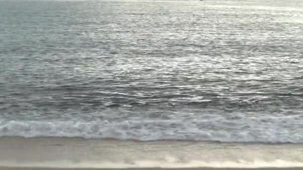 Морська поверхня води. Прекрасний морський пейзаж Середземного моря — стокове відео
