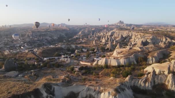 Capadócia, Turquia: Balões no céu. Vista aérea — Vídeo de Stock