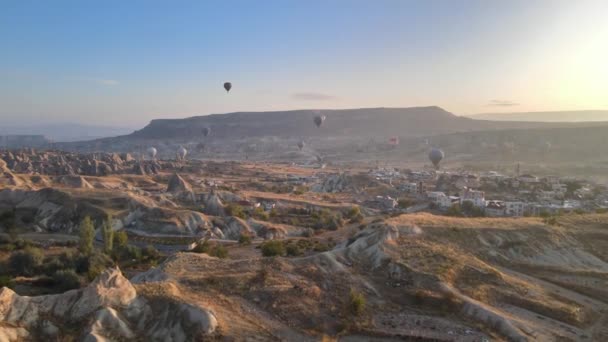 Capadócia, Turquia: Balões no céu. Vista aérea — Vídeo de Stock