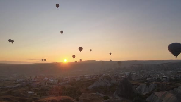 Cappadocia, Turkey: Balon di langit. Tampilan udara — Stok Video