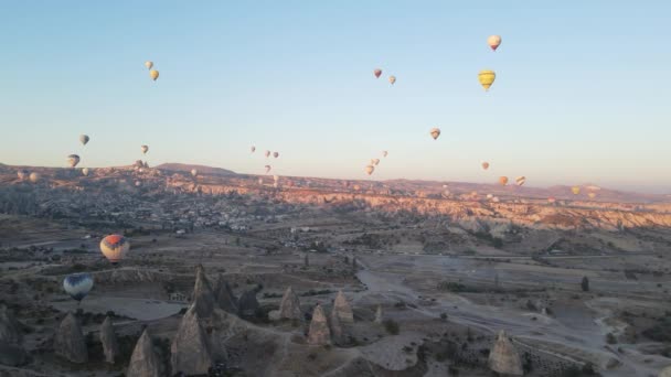 Cappadocia, Turkey: Balon di langit. Tampilan udara — Stok Video