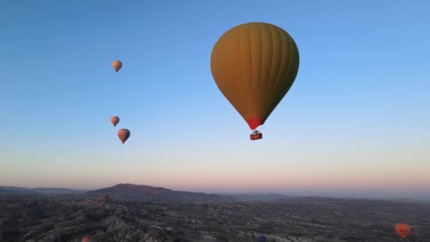 Cappadocia, Turkey : Balloons in the sky.空中景观 — 图库视频影像