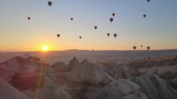 Capadocia, Turquía: Globos en el cielo. Vista aérea — Vídeos de Stock