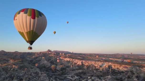 Cappadocia, Turcia: Baloane pe cer. Vedere aeriană — Videoclip de stoc