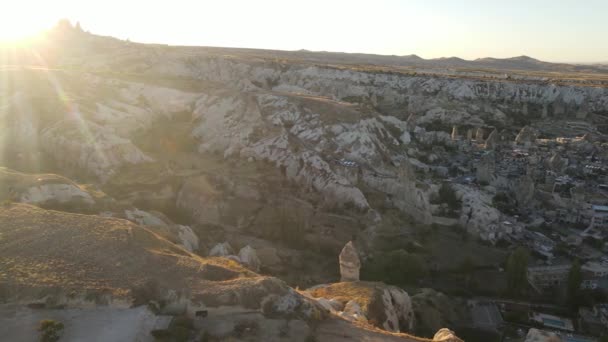 Słońce nad Goreme. Kapadocja, Turcja. Widok z lotu ptaka — Wideo stockowe