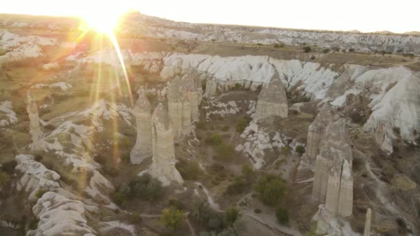Zon boven Goreme. Cappadocië, Turkije. Luchtzicht — Stockvideo