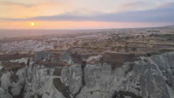 Slunce nad Goreme. Cappadocia, Turecko. Letecký pohled — Stock video