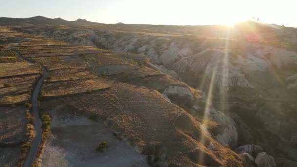 Slunce nad Goreme. Cappadocia, Turecko. Letecký pohled — Stock video