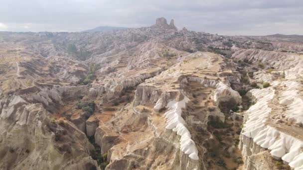 Widok z lotu ptaka na Cappadocia. Turcja. Park Narodowy Goreme — Wideo stockowe