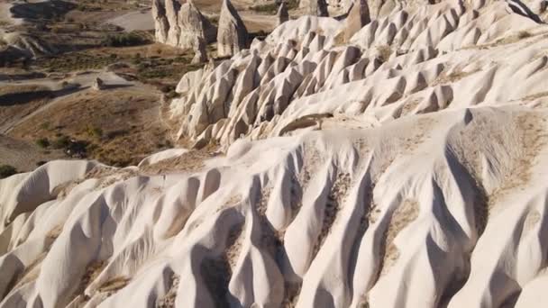 Widok z lotu ptaka na Cappadocia. Turcja. Park Narodowy Goreme — Wideo stockowe