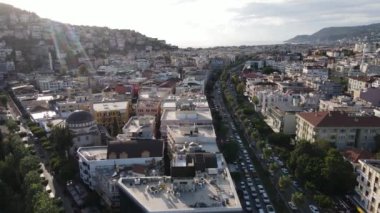 Alanya, Türkiye - deniz kıyısında bir tatil köyü. Hava görünümü