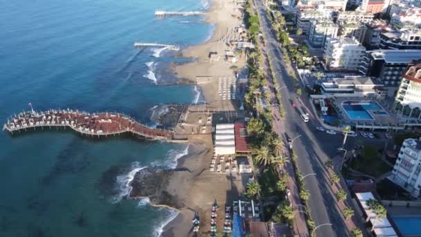 Alanya, Turkiet - en semesterort vid stranden. Flygbild — Stockvideo