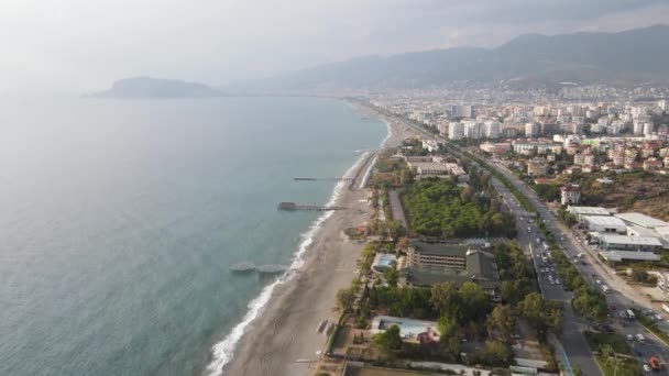 Alanya, Turkiet - en semesterort vid stranden. Flygbild — Stockvideo