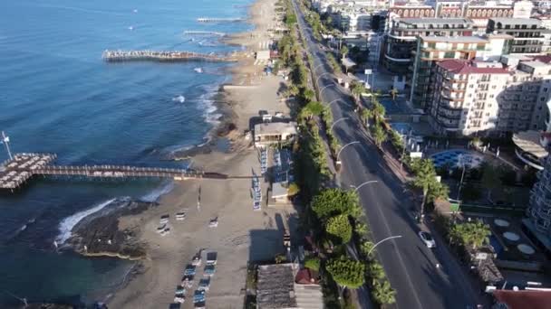 Alanya, Turcia - un oraș stațiune pe malul mării. Vedere aeriană — Videoclip de stoc