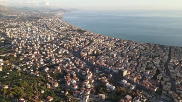 Alanya, Turkiet - en semesterort vid stranden. Flygbild — Stockvideo