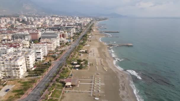 トルコのアランヤ-海岸沿いのリゾートタウン。空中風景 — ストック動画