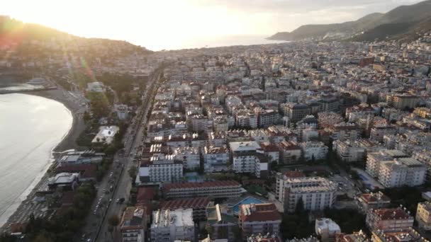 Alanya, Turquía - una ciudad turística en la orilla del mar. Vista aérea — Vídeos de Stock