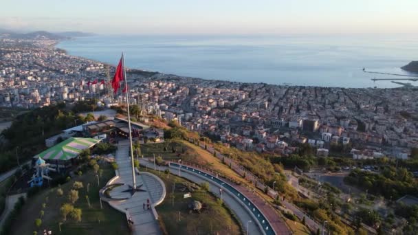 Alanya, Τουρκία - μια πόλη θέρετρο στην παραλία. Αεροφωτογραφία — Αρχείο Βίντεο