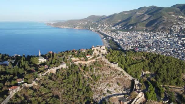 알라냐 성 (Alanya Castle) - 알레냐 칼리시의 항공 풍경. 터키 — 비디오