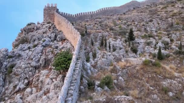 Alanya slott - Alanya Kalesi flygutsikt. Turkiet — Stockvideo