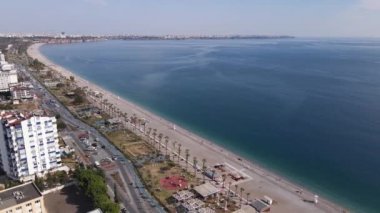 Antalya, Türkiye - deniz kıyısında bir tatil köyü. Hava görünümü