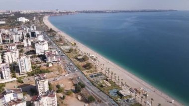 Antalya, Türkiye - deniz kıyısında bir tatil köyü. Hava görünümü