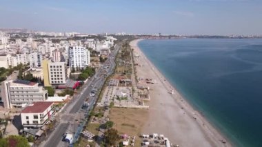 Antalya, Türkiye - deniz kıyısında bir tatil köyü. Hava görünümü