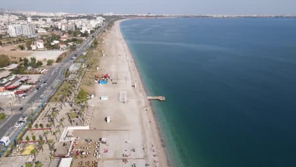 Antalya, Τουρκία - μια πόλη θέρετρο στην παραλία. Αεροφωτογραφία — Αρχείο Βίντεο