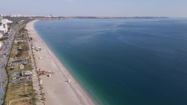 Antalya, Turkey - a resort town on the seashore. Aerial view — Video Stock