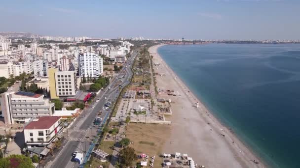 Antalya, Turquia - uma cidade de recurso à beira-mar. Vista aérea — Vídeo de Stock