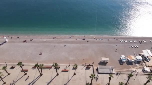 Vista aerea della spiaggia nella località balneare. Turchia — Video Stock