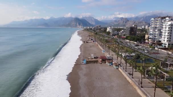 Vista aerea della spiaggia nella località balneare. Turchia — Video Stock