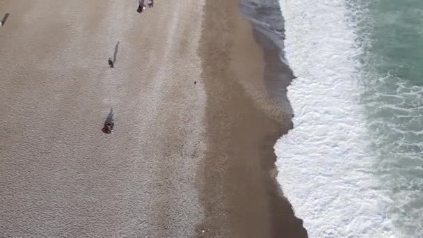 Vista aerea della spiaggia nella località balneare. Turchia — Video Stock