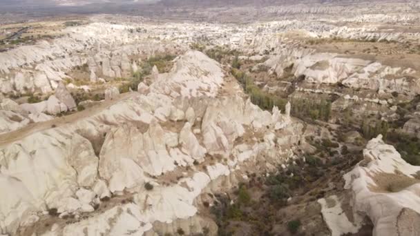 Widok z lotu ptaka na Cappadocia. Turcja. Park Narodowy Goreme — Wideo stockowe