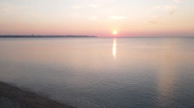 Deniz manzarasında şafak söktü. Türkiye, Antalya