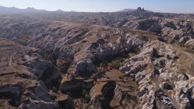 Nevsehir kasabası yakınlarındaki Goreme Ulusal Parkı. Hindi. Hava görünümü