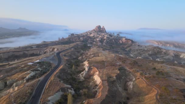 Parque Nacional Goreme cerca de la ciudad de Nevsehir. Pavo. Vista aérea — Vídeos de Stock